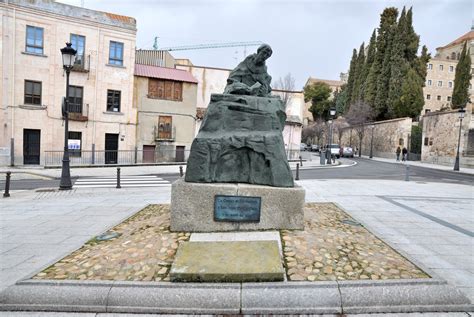 Monumento A San Juan De La Cruz Salamanca