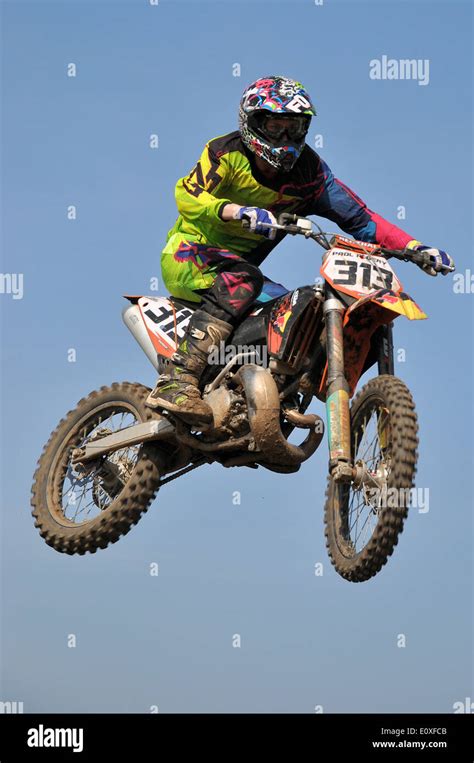 Race Dirt Bikes