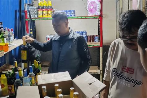 Tim Kujang Polresta Bogor Kota Sita Puluhan Botol Miras Dari Warung Di