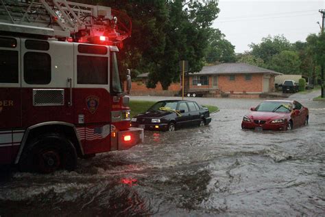 Storms pound San Antonio, bring Flash Flood Warning