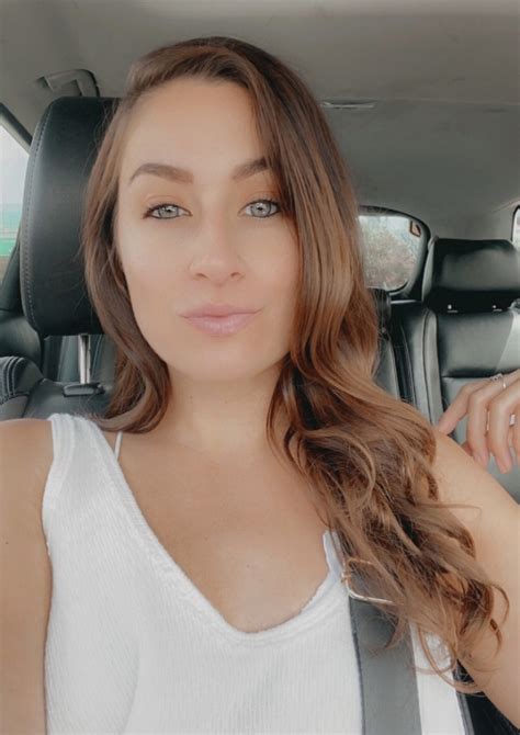 Mia Long Haired Brunette Escort W Green Eyes In Las Vegas Slixa