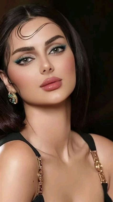 Pin By Luisadney On Hızlı Kaydetmeler Beautiful Girl Makeup