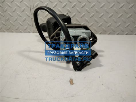 Кран тормозной стояночного тормоза Ивеко Стралис 5802478893 IVECO ...