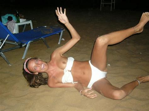 Boob Slip On The Beach Porn Pic