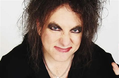 Robert Smith anuncia o título do novo álbum dos Cure que deverá sair