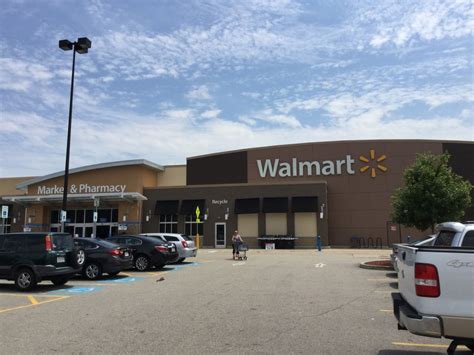 Walmart Supercenter 84 Photos And 60 Reviews Department Stores 550