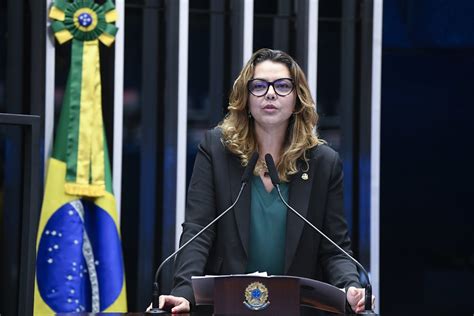 Senadora Leila Barros anuncia saída do Cidadania após avanço da