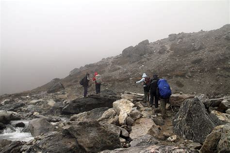 Levar Um Sherpa Passa A Ser Obrigat Rio Em Trekking No Nepal