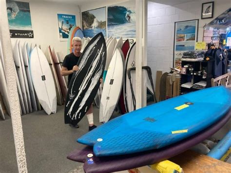 波情報 湘南 胸肩サイズ FX 4 FISHでターンを何度も サーフボードクオリティーハードコア Quality Hardcore Distributions