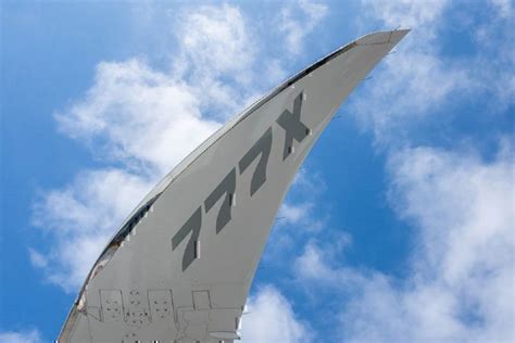 How Boeing's 777X Folding Wingtips Actually Work - Simple Flying