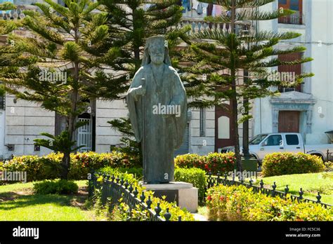 Statue of Makarios - Havana - Cuba Stock Photo - Alamy