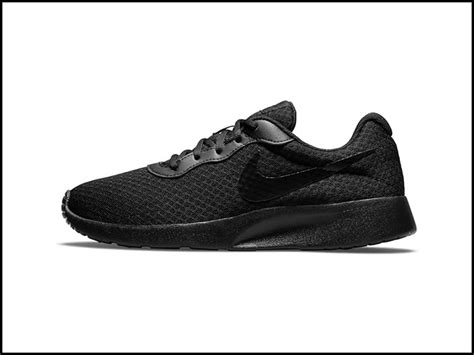 Nike women: 5 best Nike black sneakers for women