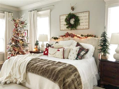 50+ Cozy & Festive Christmas Bedroom Decorations To Keep Up All Holiday ...