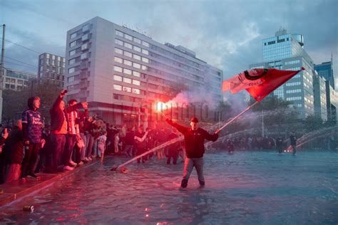 Fans Vieren Feest Na Bekerwinst Feyenoord Rotterdam Flashphoto Nl