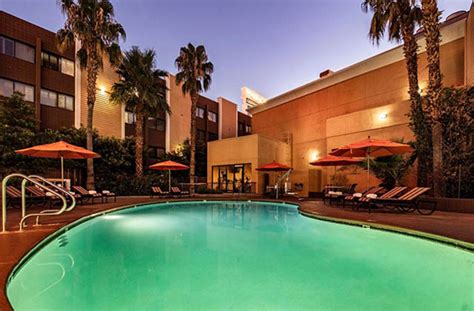 Casino Royale Pool | Cabanas & Daybeds | Hours & Photos | Las Vegas