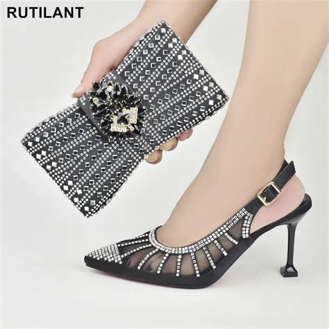 Conjunto De Zapatos Y Bolsos Italianos Decorados Con Diamantes De