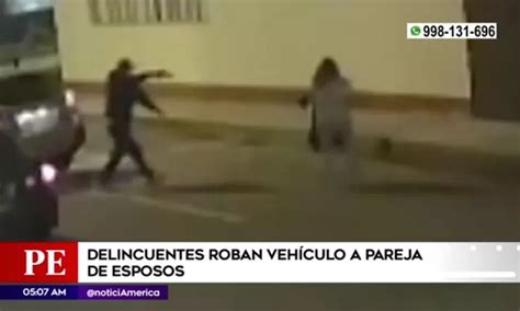 Delincuentes robaron vehículo a pareja de esposos en Pueblo Libre