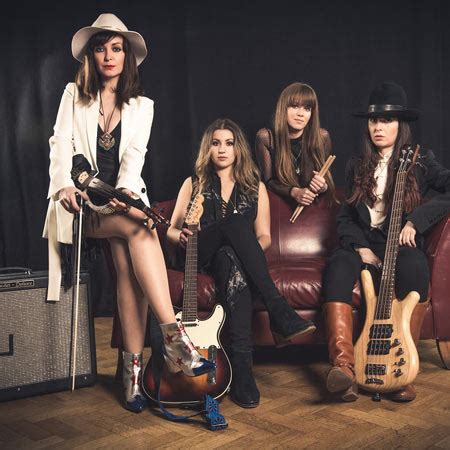 Book Country Band – Hire All Female Band | Cover Band UK