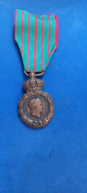 MÉDAILLE BRONZE ANCIEN Napoleon Campagnes St Helene 1821 Avec Ruban