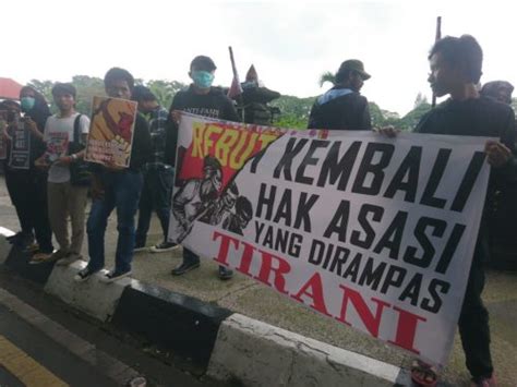 Aksi Unjuk Rasa Peringatan Hari Ham Internasional Di Depan Dprd Kota