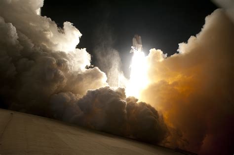 Dernier décollage de nuit de la navette spatiale Endeavour La boite verte