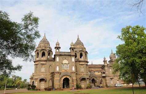 Tourist Places to Visit in Kolhapur 2023: Location, Timings