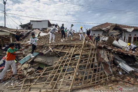 Korban Meninggal Dunia Akibat Gempa Cianjur Naik Jadi Di Hari