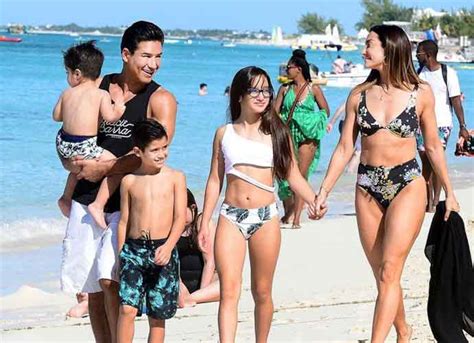 Mario Lopez & Family Relax In Turks & Caicos - uTrips.com