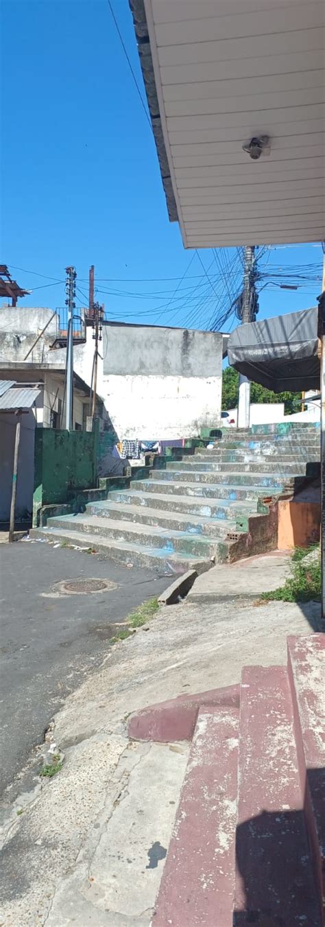 VIOLÊNCIA NO AMAZONAS Facção invade casa e metralha família no Morro