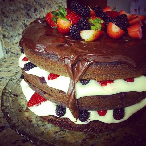 Naked Cake Chocolate Creme De Cream Cheese E Frutas Vermelhas