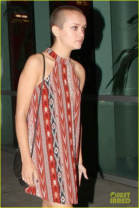 Bates Motel S Olivia Cooke Pairs Her Shaved Head With A Hot Mystery Guy