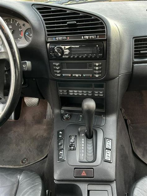 BMW 328i | Anúncio do Armazém do Vovô