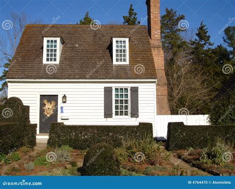 Small White Cottage Stock Photo Image Of Garden Cottage 4764470