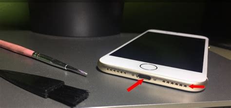 how to clean iphone mic