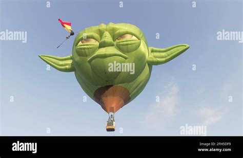 Yoda Hot Air Balloon Stock Videos Footage HD And 4K Video Clips Alamy