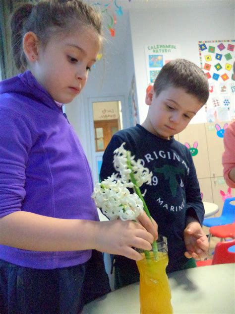 Galerie imagini -Mireasma florilor/ Centrul Educational "Fecioara Maria" 