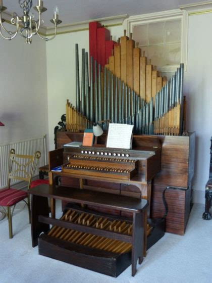 Small pipe organ needs a new home - Viscount Organs