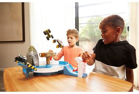 HOT WHEELS TOR MONSTER TRUCK ZESTAW ARENA REKINA Ulubiony Bohater Hot Wheels Zabawki Tory