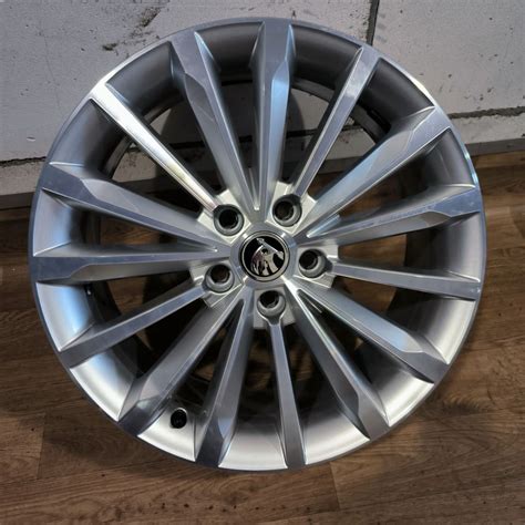 Литые диски Шкода 7Jx18 ET43 5x112 на Skoda Kodiaq (1G), Skoda Octavia ...