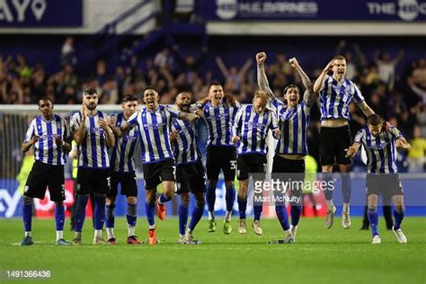 Players Of Sheffield Wednesday Celebrate During The Penalty Shoot Out