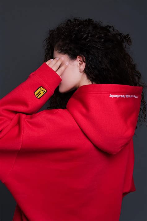 ХУДИ CLASSIC RED | OUT FO FAME интернет-магазин стильной одежды