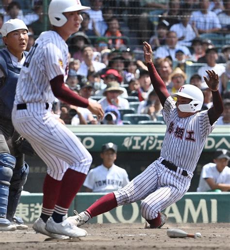 仮面ライダー兄弟「一生の宝物」 夏の甲子園・鳥栖工 写真特集1314 毎日新聞