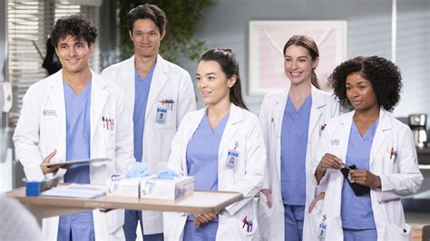 Who Are the New Grey's Anatomy Interns From Season 19? - Parade