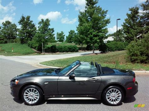 2017 Grigio Moda Meteor Grey Fiat 124 Spider Classica Roadster