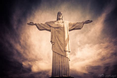 14 Beautifully Inspiring Photos of Rio's Iconic "Christ the Redeemer ...