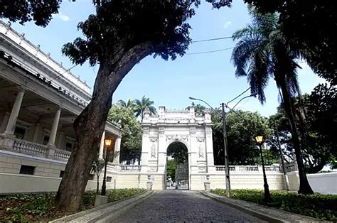 Teatro Vila Velha Em Salvador Comemora Anos Cultura