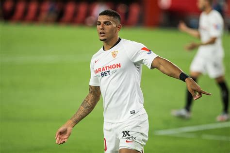 El Sevilla atento al futuro de Diego Carlos y la venta de Badé