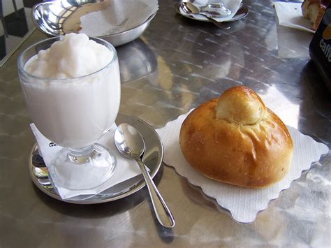 Granita Siciliana La Ricetta Originale Con Panna E Brioche The Mood Post