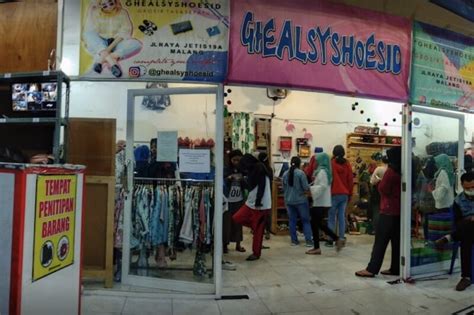 10 Rekomendasi Toko Sepatu Sandal Di Malang