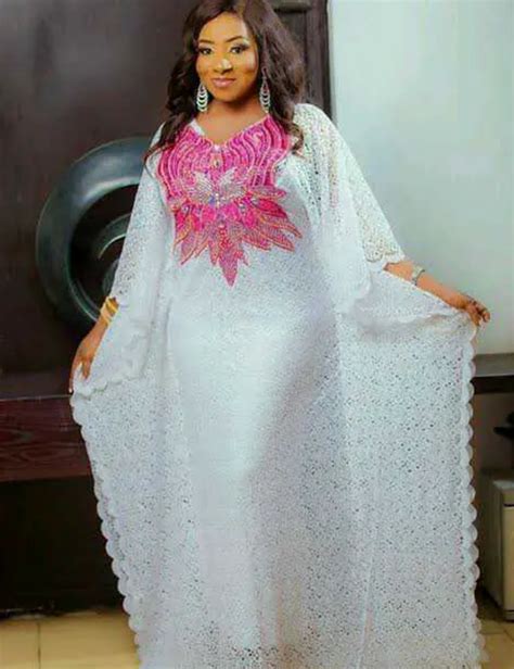 Chic And Beautiful White Lace Aso Ebi Styles For Women This Week